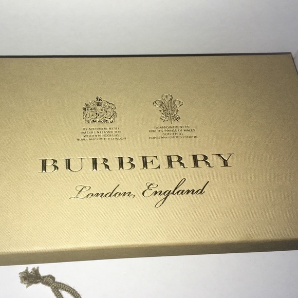 Burberry Wallet w/ Cardholder - Picture 2 of 8